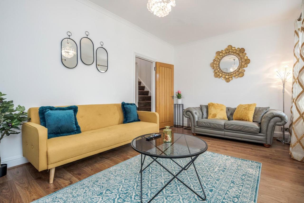 Entire Lovely Family Home With Parking, Wifi, Netflix, Self Check-In Londra Dış mekan fotoğraf